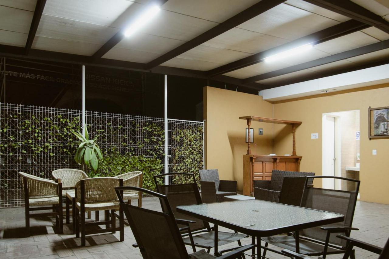 Hotel Guiva Aeropuerto Oaxaca Exterior photo